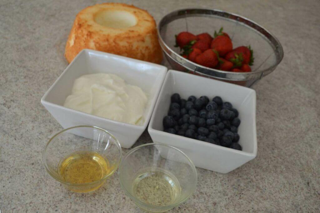 frozen yogurt-berry trifle recipe